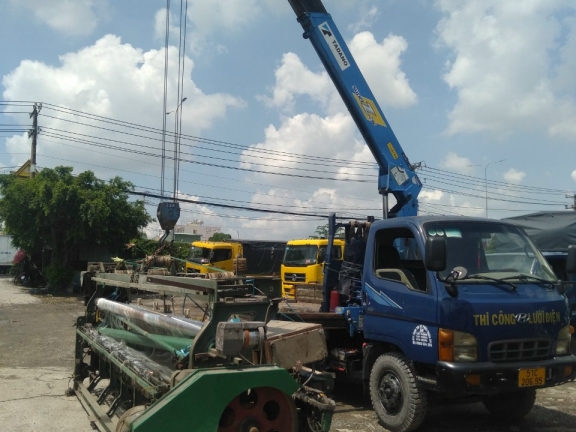 Bạn đến với dịch vụ vận tải chúng tôi giá rẻ bất ngờ cầu hạ máy móc và vận chuyện tất cả thiết bị trọng lượng năng trong thành phố và ngoại thành Bạn đến với dịch vụ vận tải chúng tôi giá rẻ bất ngờ cầu hạ máy móc và vận chuyện tất cả thiết bị trọng lượng năng trong thành phố và ngoại thành