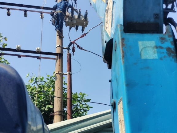 Chuyên nhân cẩu vận chuyển hàng hóa nội ngoại thành giá rẻ lh 0977711435/& 0903034255 Chuyên nhân cẩu vận chuyển hàng hóa nội ngoại thành giá rẻ lh 0977711435/& 0903034255