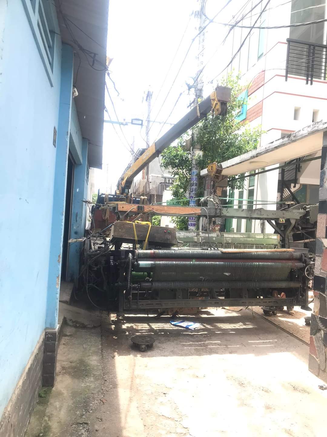 An tùng nguyên luôn nổ lực vì khách hàng Cho Thuê Xe Cẩu 2.5 Tấn Chở Hàng TPHCM  tất cả cắc Quận huyện nội ngoại thành- Bình Dương - Long An - Đồng Nai tây Ninh  vững tàu ,cắc tỉnh ,lân cận  giá rẻ canh tranh uy tính LH 0903034255